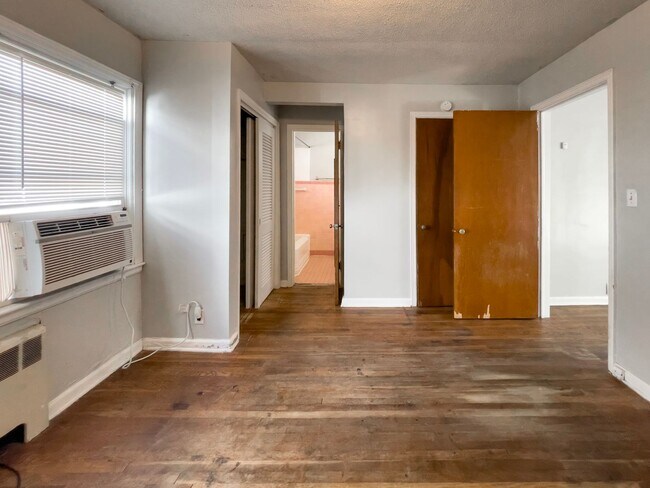 Building Photo - Cozy 1 bedroom, Close to Campus