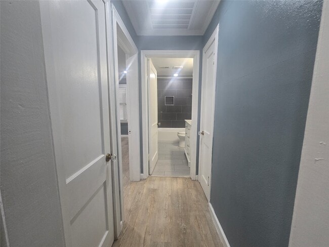 Building Photo - 1905 Oleander