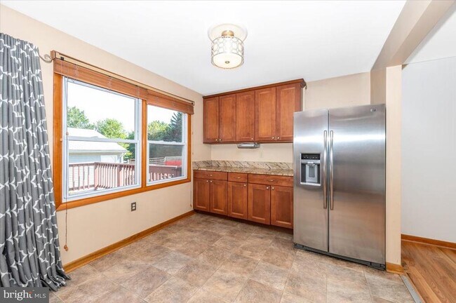 Building Photo - 11584 Liberty Oak Dr