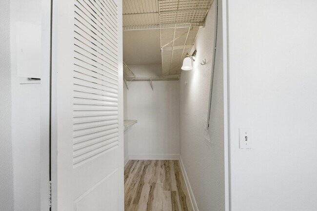Building Photo - 452 Brittany Dr