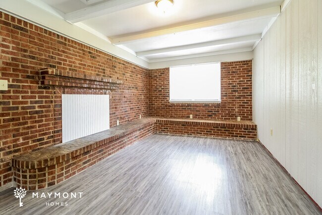 Building Photo - Classic Brick Ranch in Piedmont, SC