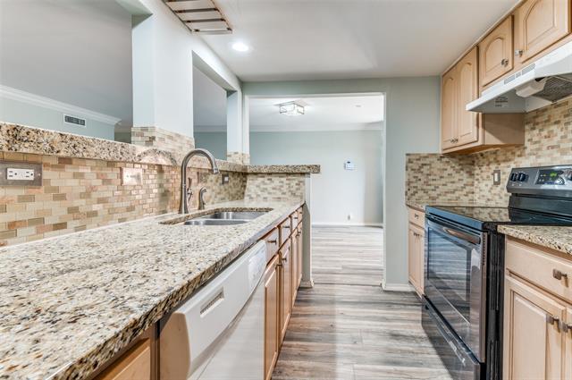 Building Photo - 570 E Ave J St