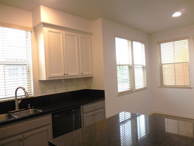 Building Photo - Spacious Madison Townhome Near Travis AFB with Solar & Garage
