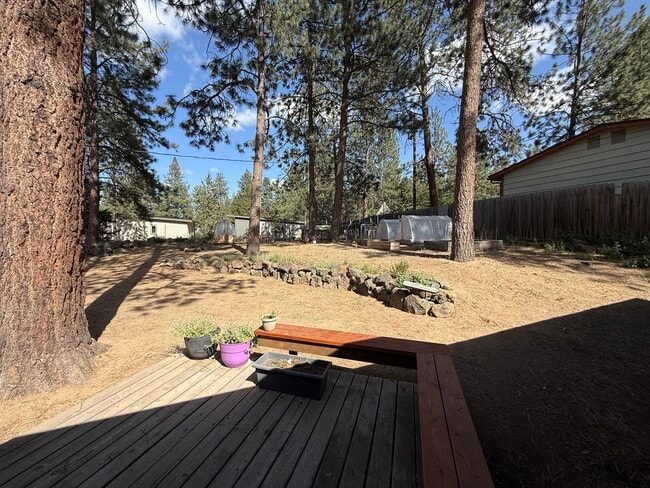 Building Photo - Spacious 4 Bed/3 Single Family Home in SW Bend - Large Backyard