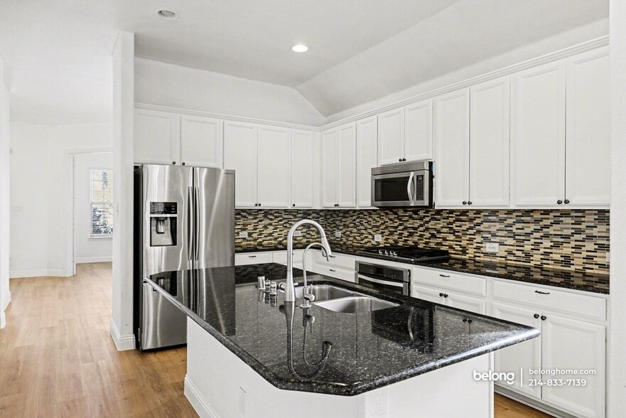 Building Photo - 741 Sundrop Dr