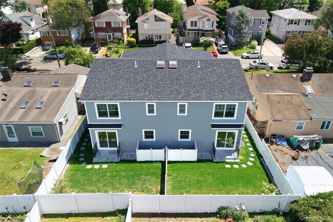 Building Photo - 37 Corchaug Ave