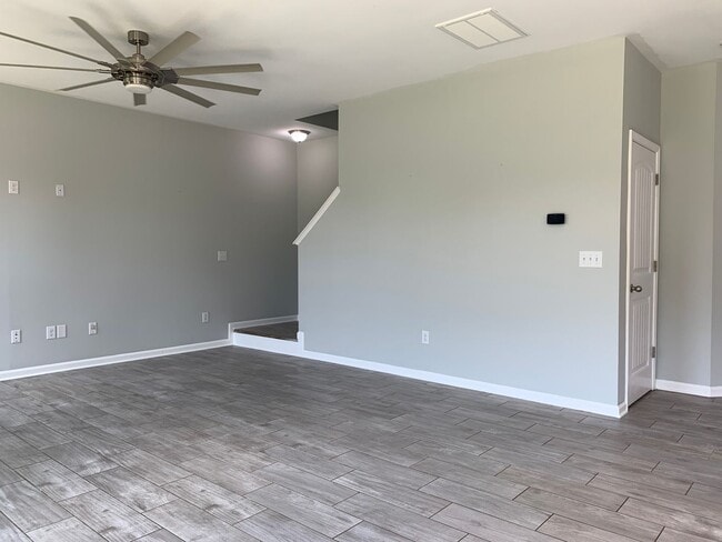 Building Photo - Luxurious Garner Home, Fenced Yard, Commun...