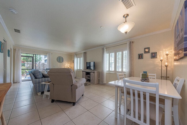 Building Photo - 917 Coquina Ln