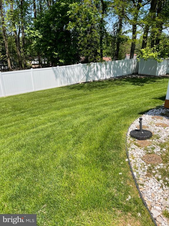 Building Photo - 18 Jameson Ln