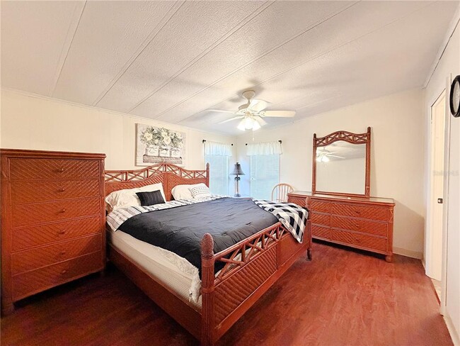 Building Photo - 7139 Alamanda Blvd W