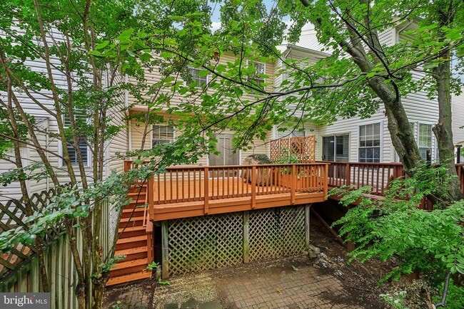 Building Photo - 633 Baystone Ct