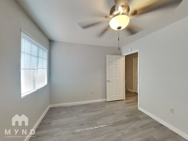 Building Photo - 634 N Quartz St