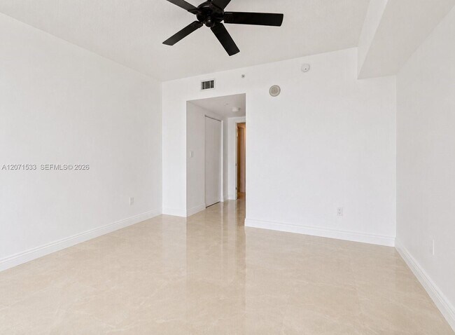 Building Photo - 16699 Collins Ave