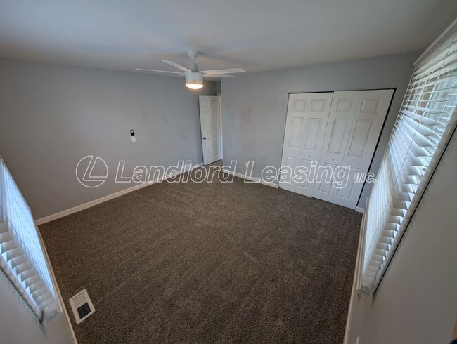 Building Photo - Charming Brick Home with Fenced Yard and S...