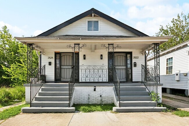 Primary Photo - 2522 N Tonti St