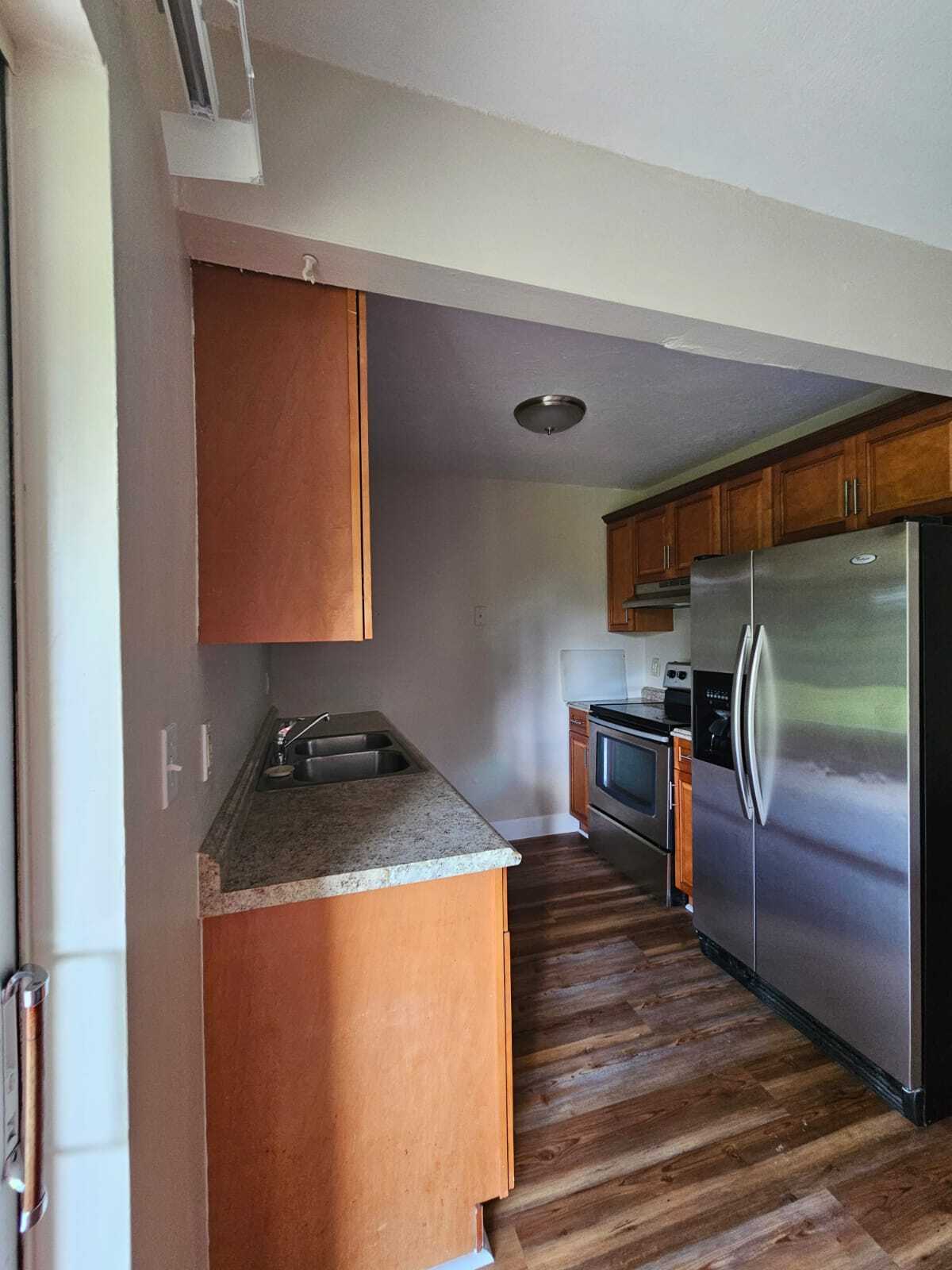 kitchen - 21 Crescent Lake Dr