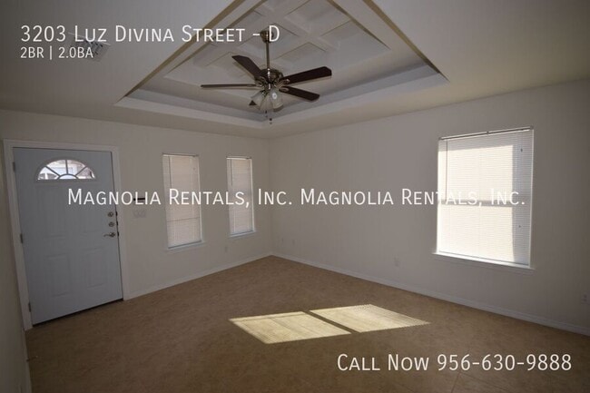 Building Photo - 3203 Luz Divina St