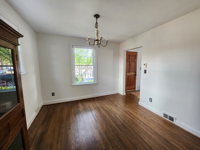Building Photo - 3609 2nd St S