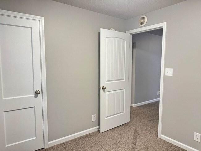 Building Photo - 507 Baker St