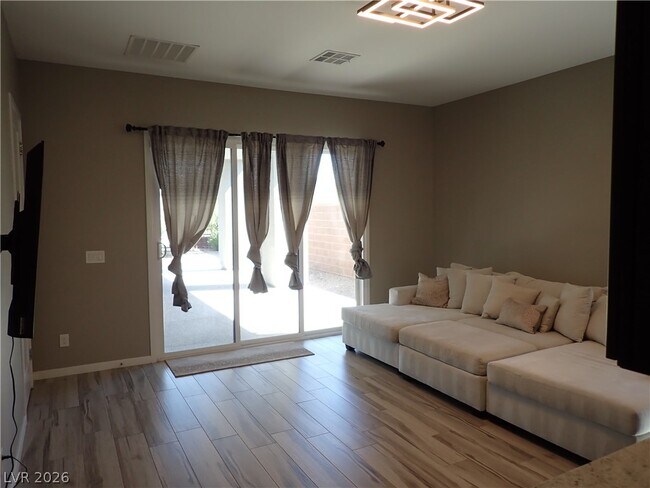 Building Photo - 10226 Jade Gardens Dr