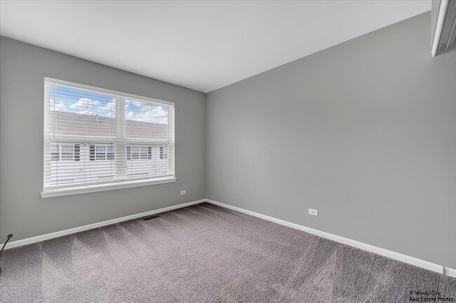 Building Photo - 2571 Hillsboro Blvd