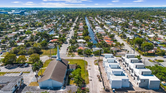 Building Photo - 901 Guava Isle