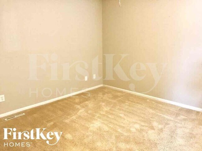 Building Photo - 2035 NE Cookson Ct