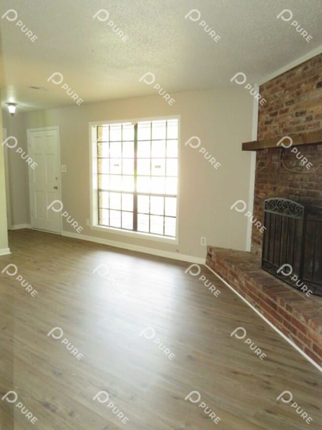 Building Photo - 3606 White Oak Way SW
