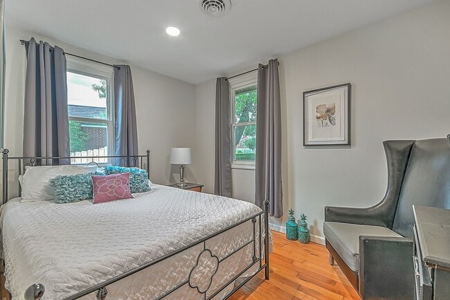 Building Photo - 1220 Morningside Cir