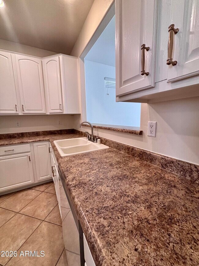 Building Photo - 5606 W St Anne Ave