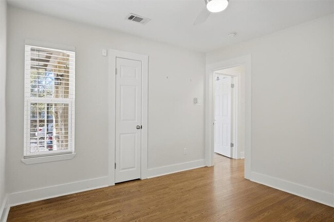 Building Photo - 2814 Oak Springs Dr