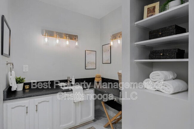 Building Photo - 1313 Timbercrest Ln