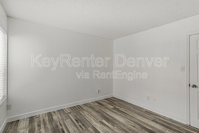 Building Photo - 2929 W Floyd Ave