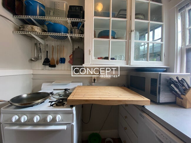 Building Photo - 11 Story St