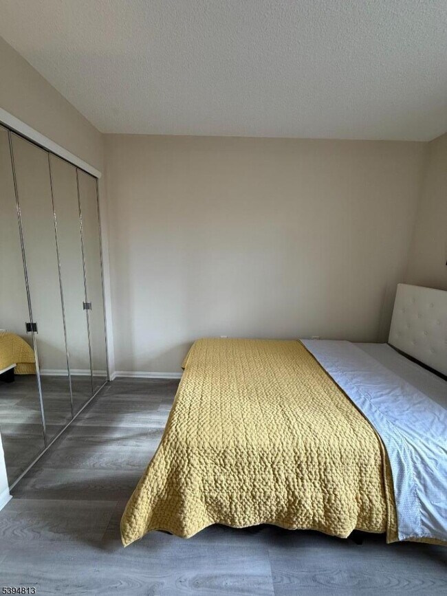 Building Photo - 1902 Bayley Ct