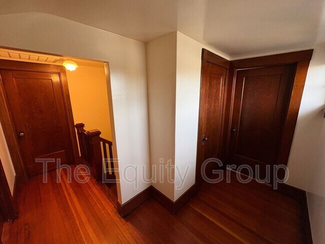 Building Photo - 820 S Court St