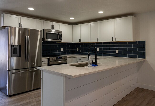 Building Photo - 2000 N Fry St