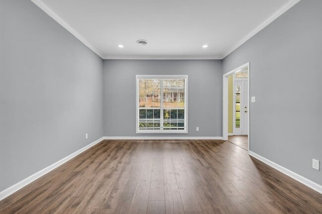 Building Photo - Renovated 4 Bedroom 3 Home for Rent!