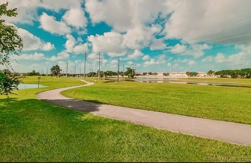 Building Photo - 17710 NW 73rd Ave