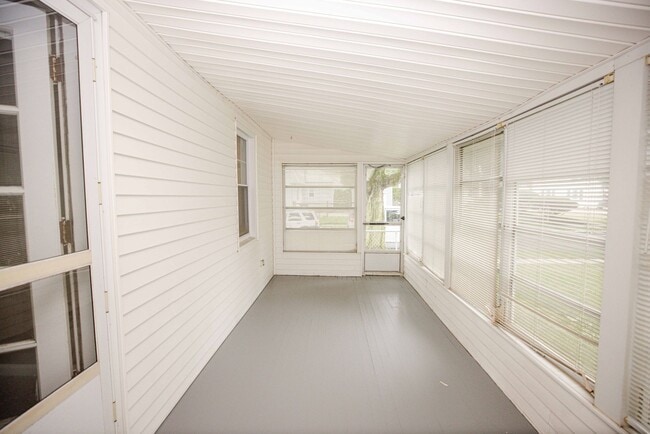 Building Photo - West Toledo 3 Bedroom