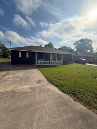 Building Photo - 3738 Kenneth Ave