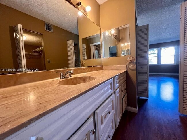 Building Photo - 3300 Spanish Moss Terrace