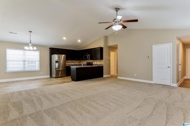 Building Photo - 335 Village Dr