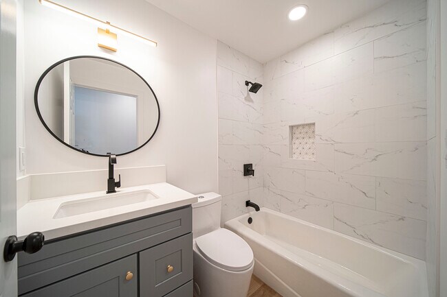 Building Photo - 9455 Hillhaven Ave