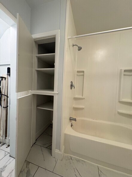 Bathroom - 133 Monroe St