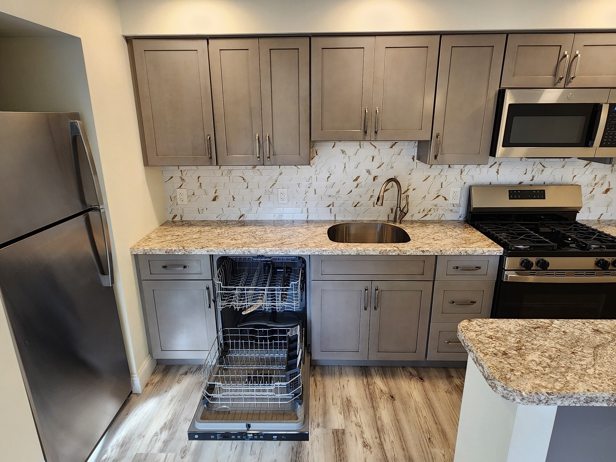 Kitchen - 500 Radcliffe St