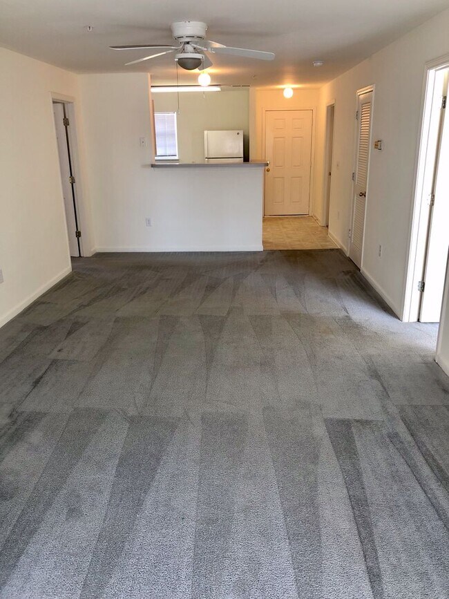 Building Photo - 146-K University Village