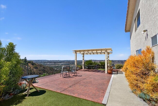 Building Photo - 4794 Arizona St