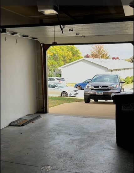 Building Photo - 2199 Sunnyslope Dr