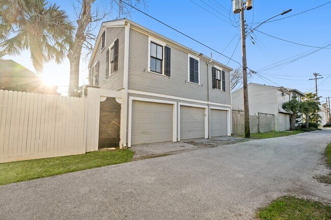 Building Photo - 1512 Rosenberg St
